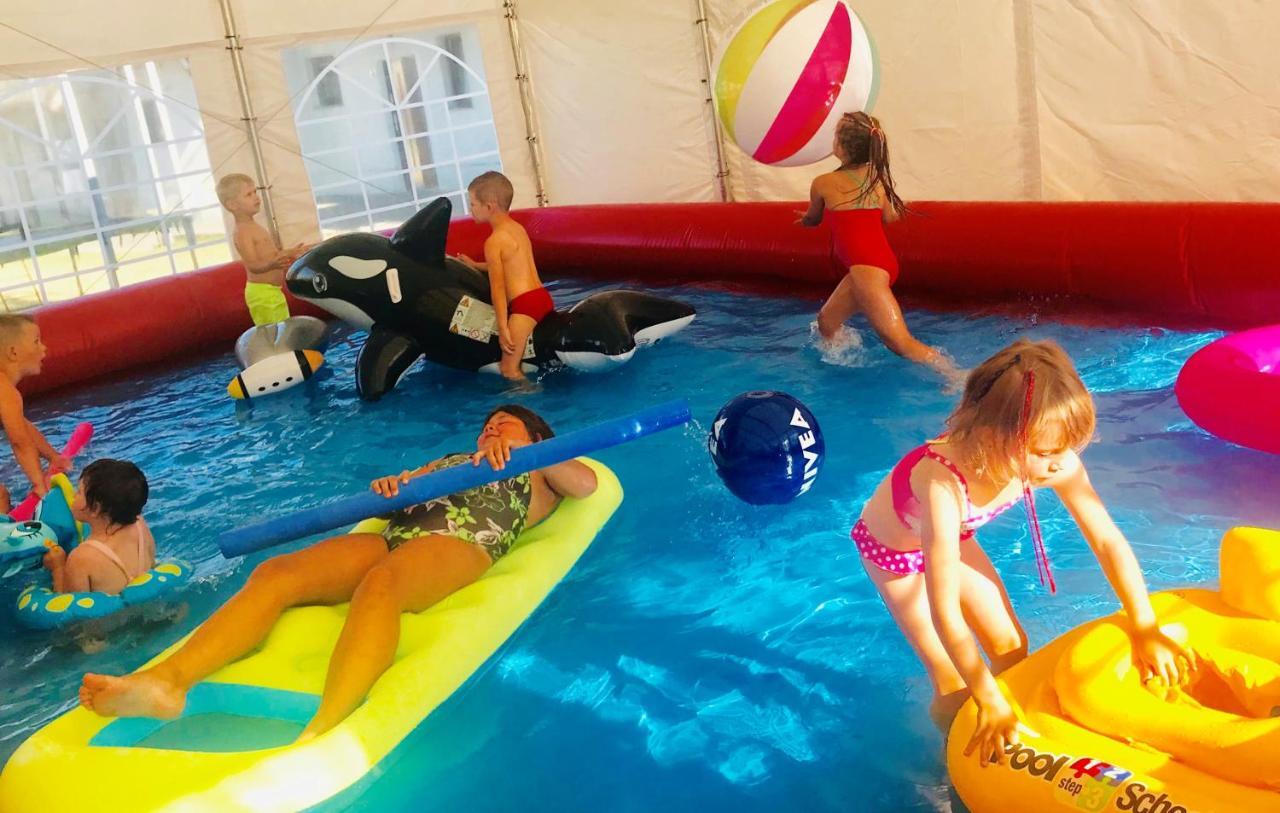 Domki I Apartamenty Caloroczne Koliber Władysławowo Esterno foto